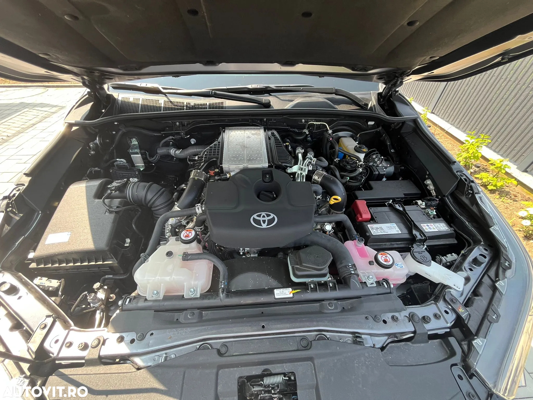 Toyota Hilux 2.8D 204CP 4x4 Double Cab AT GR Sport II - 30