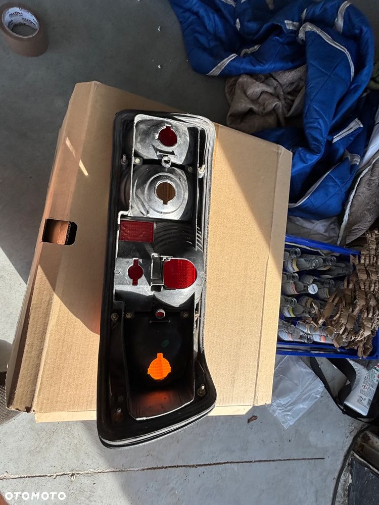 lampa tyl mercedes  560 sec  w126 lewa - 7