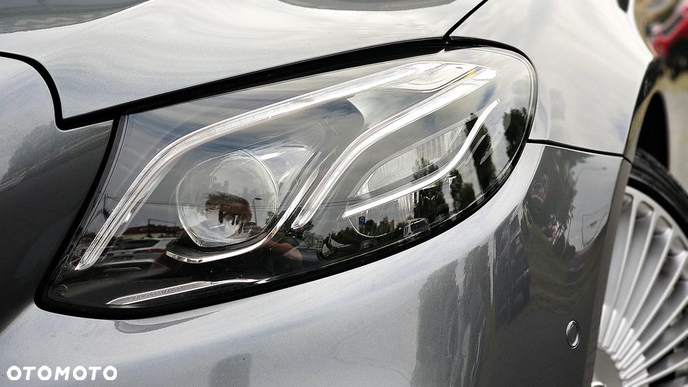 Mercedes-Benz Klasa E 200 4-Matic 9G-TRONIC - 15