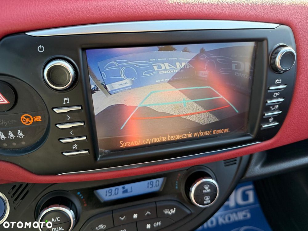 Toyota Yaris Hybrid 100 Active EU6 - 24