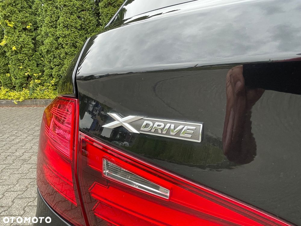 BMW Seria 5 530d xDrive Touring Luxury Line - 19