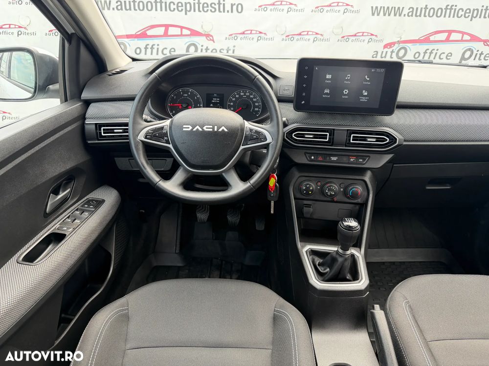 Dacia Logan TCe 90 MT6 Journey - 9