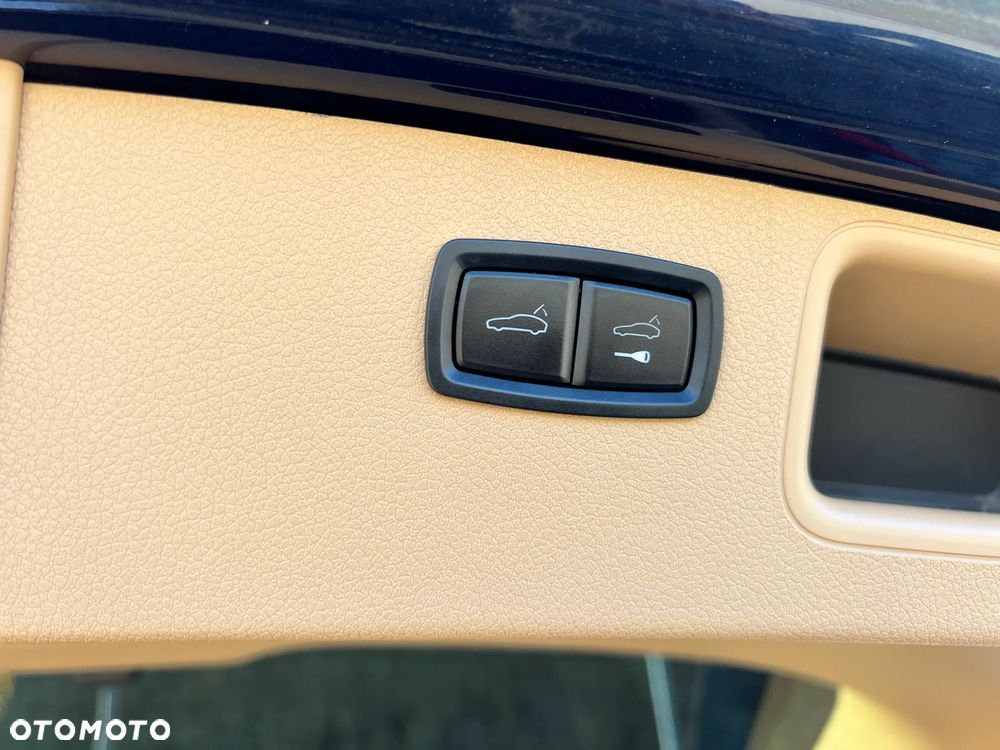 Porsche Macan Turbo PDK - 25