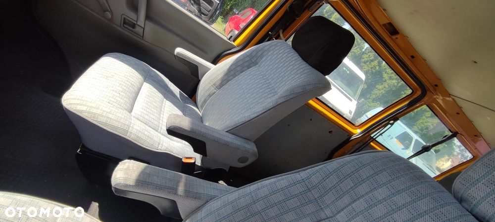 Volkswagen Transporter - 9