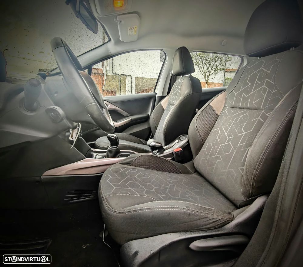 Peugeot 2008 1.6 BlueHDi GT Line - 10