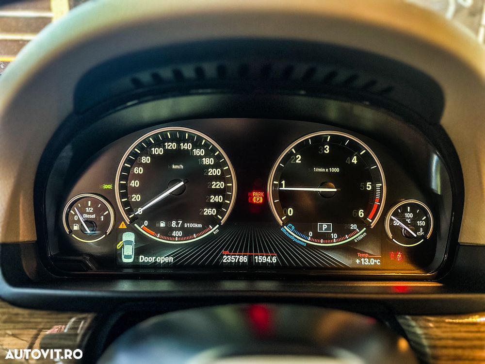 BMW Seria 5 ver-520d-touring-aut-luxury-line - 11