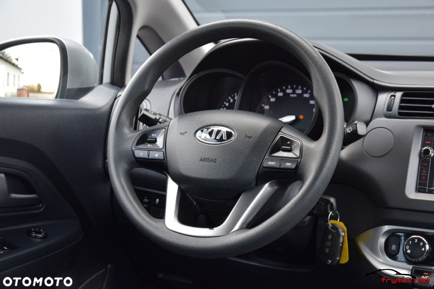 Kia Rio - 25