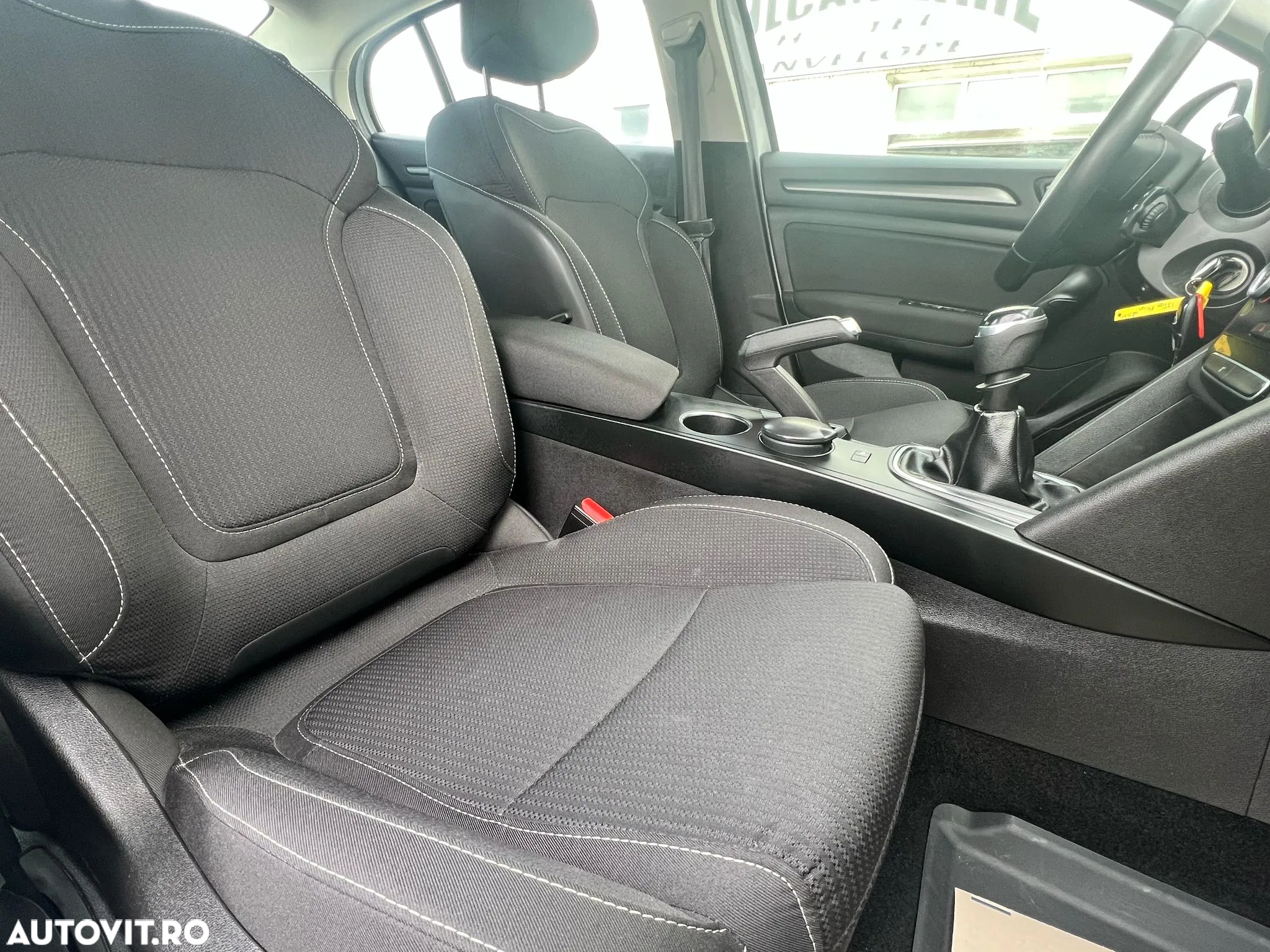 Renault Megane TCe 140 GPF Zen - 17