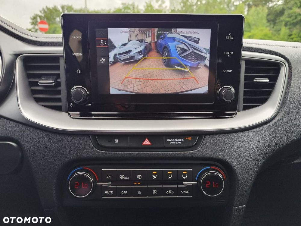 Kia Ceed - 12