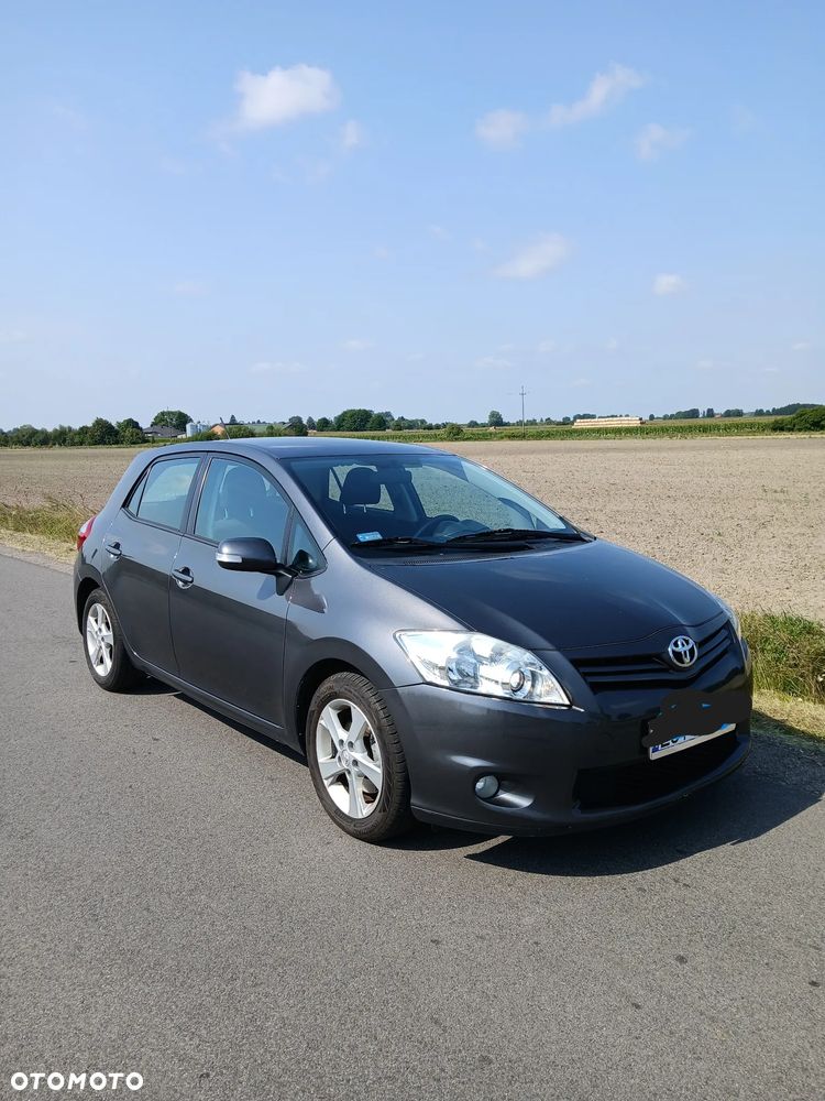 Toyota Auris 2.0 D-4D - 1