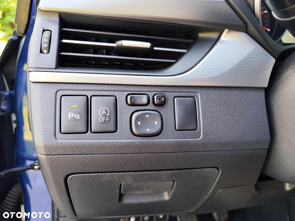 Toyota Avensis - 36