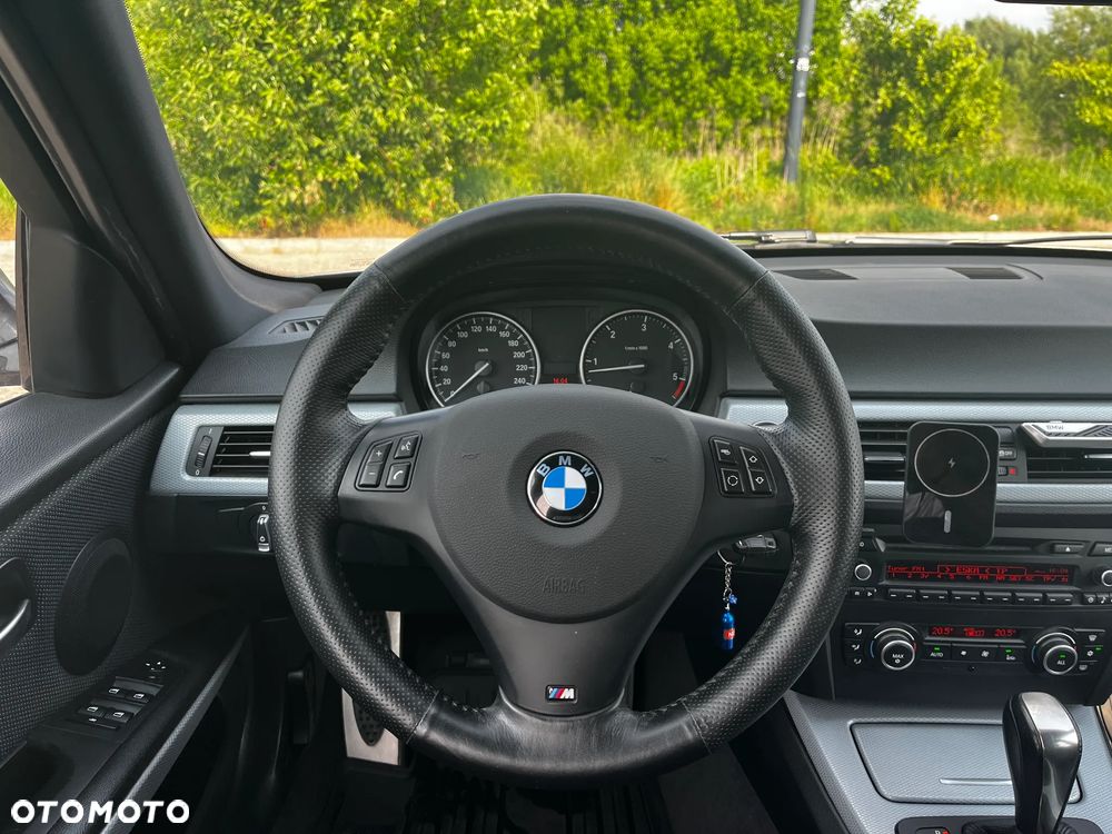 BMW Seria 3 318d Touring Sport Line - 10
