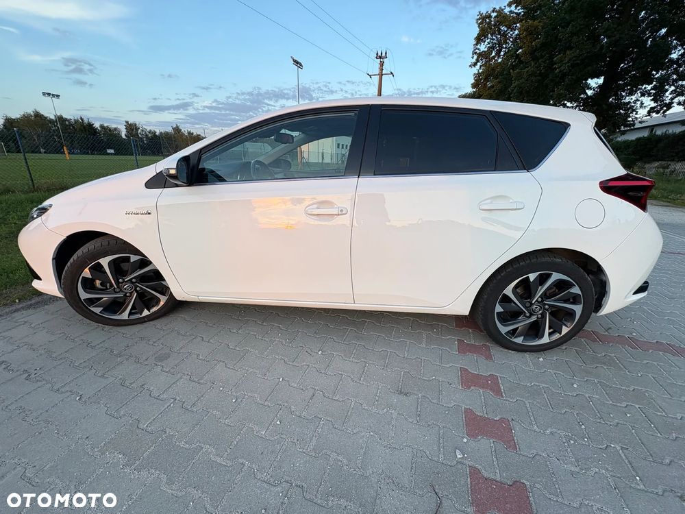 Toyota Auris - 1