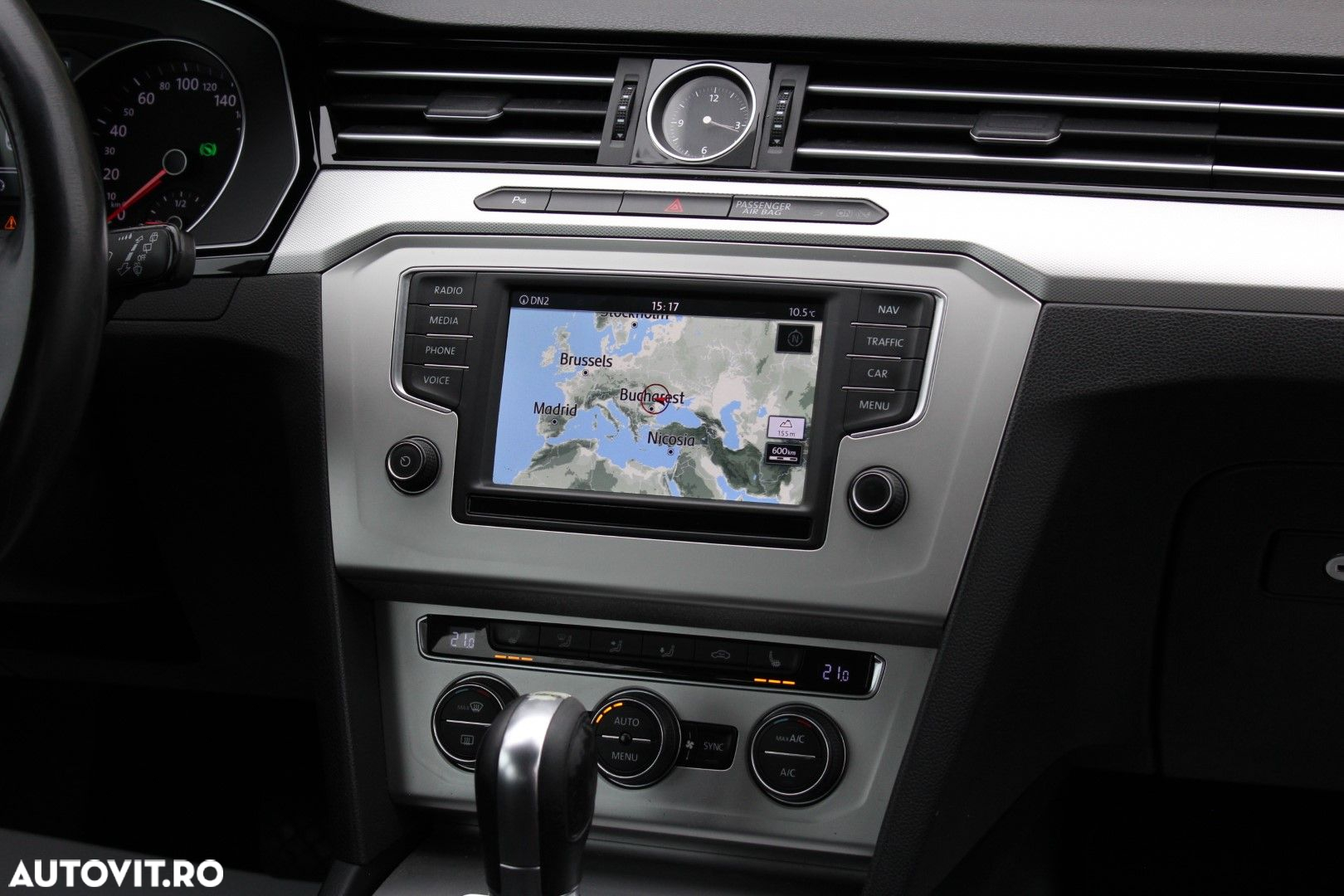 Volkswagen Passat - 15