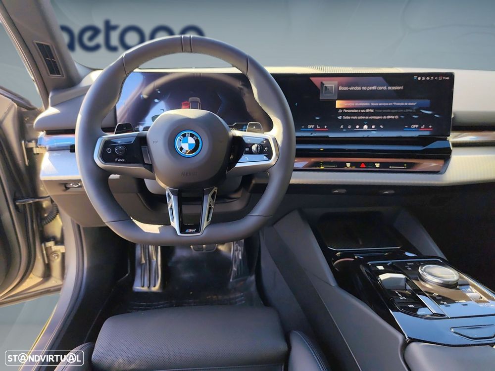 BMW 530 e Pack Desportivo M - 13