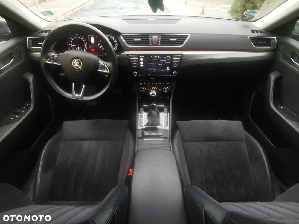 Skoda Superb 2.0 TDI DSG Premium Edition - 8