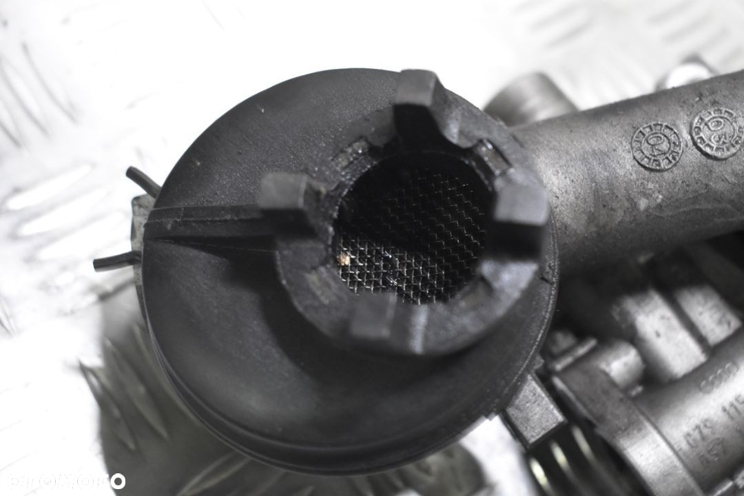 Audi A8 D3 4.2 Pompa oleju 079115103L - 6