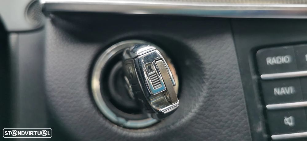 Mercedes-Benz E 250 BlueTEC 4Matic 7G-TRONIC Edition - 13