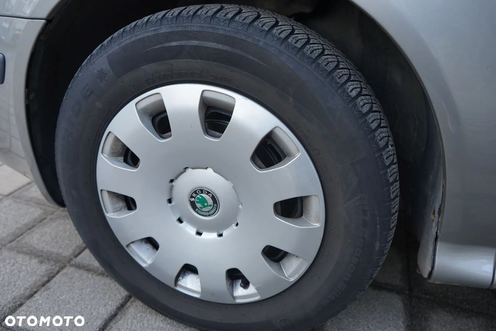 Skoda Octavia 1.6 Tour - 25