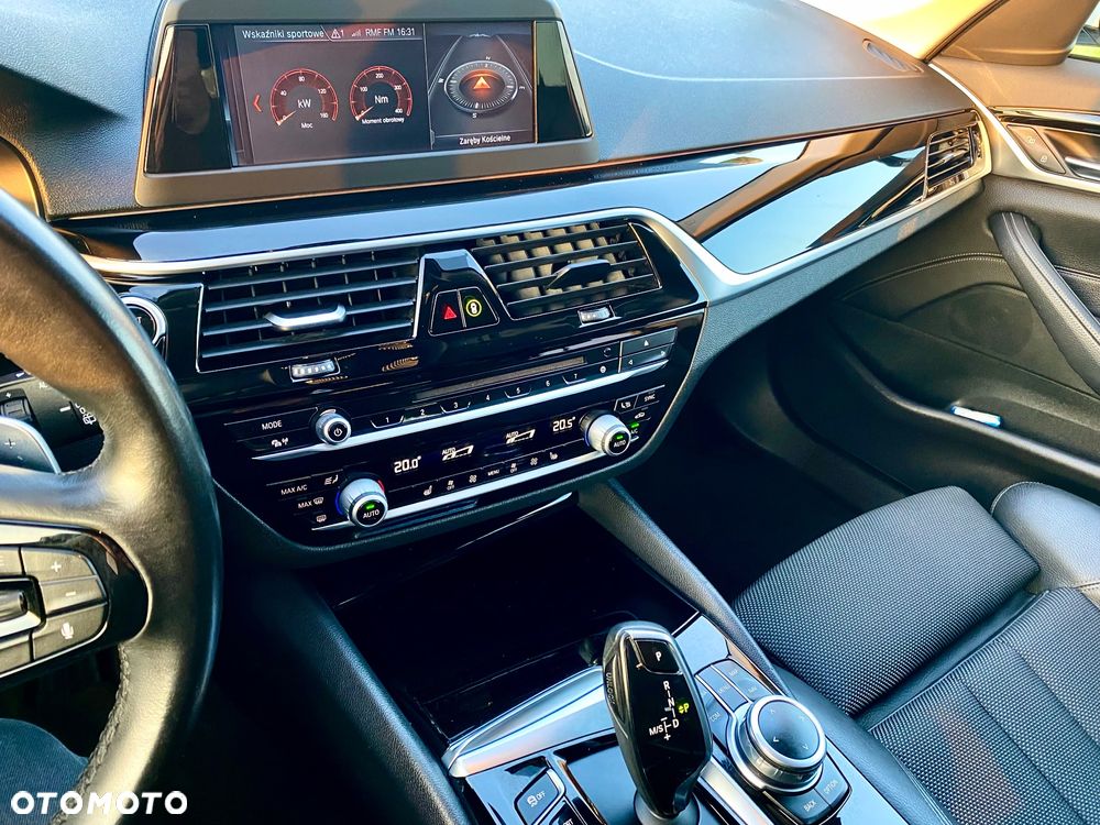 BMW Seria 5 520d Sport Line sport - 32