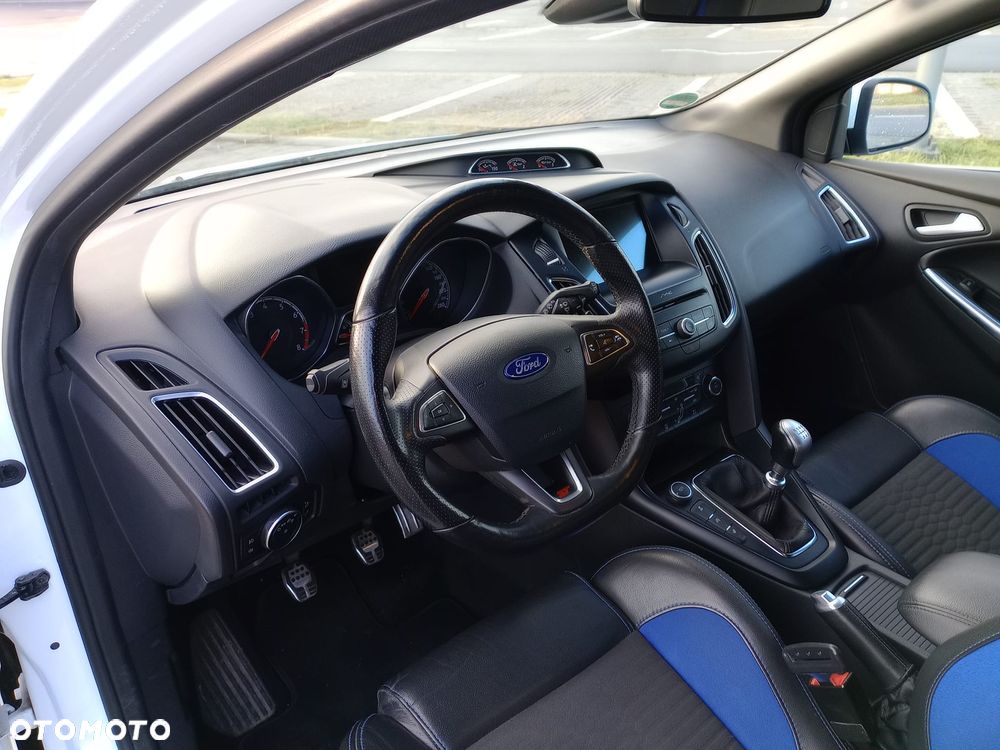 Ford Focus ST - 5