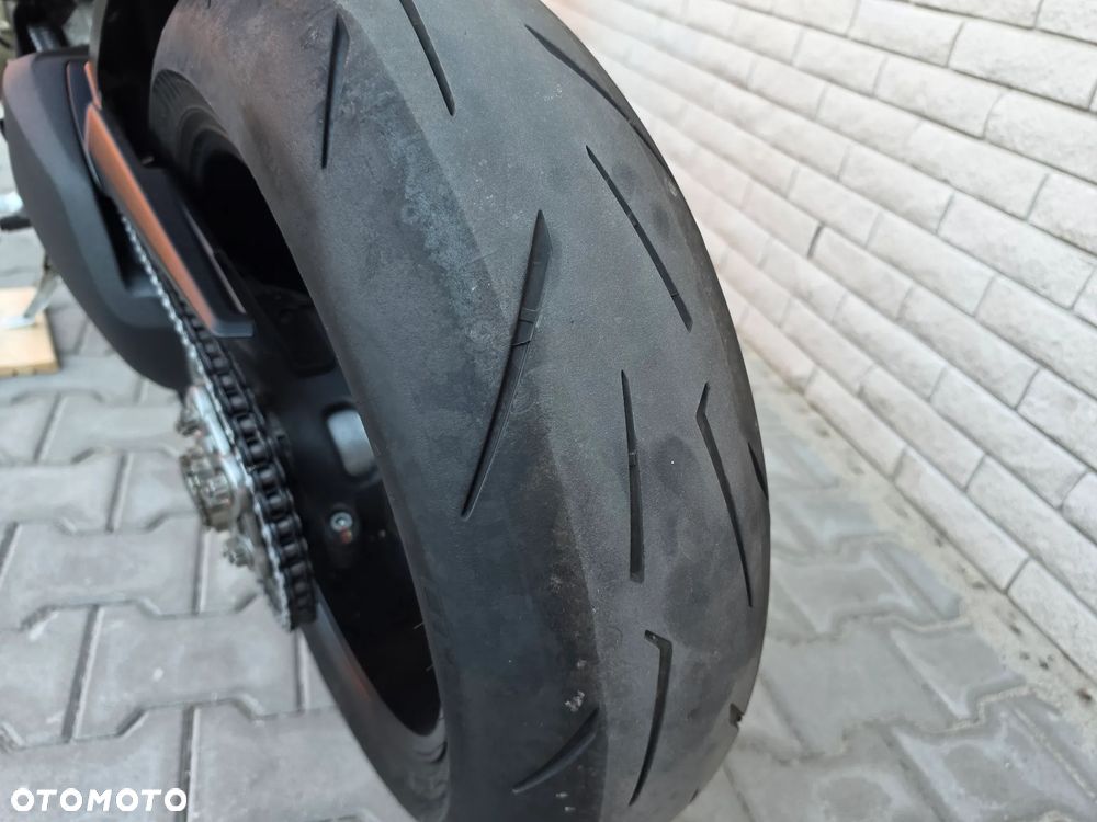 Ducati Streetfighter V4 - 10