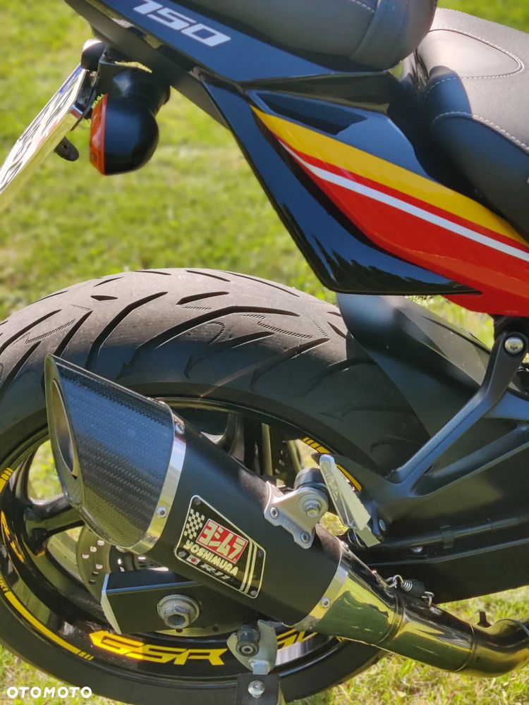 Suzuki GSR - 25