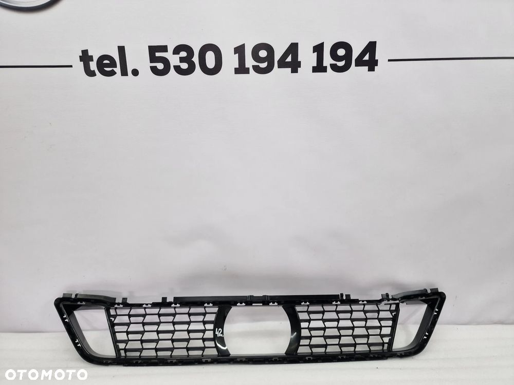 BMW G30 / G31 LIFT M-PAKIET 20- KRATKA ŚRODKOWA ZDERZAKA PRZEDNIEGO PRZÓD , NR 51118098664 , NR AUKCJI KR42 - 1