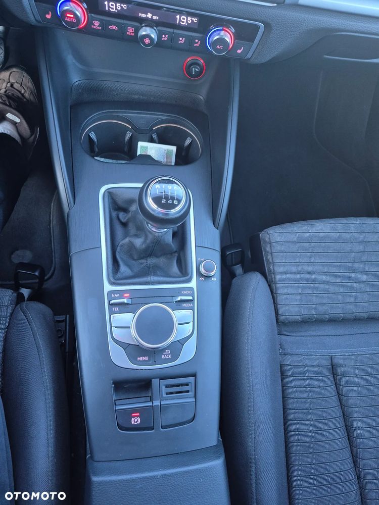 Audi A3 3-drzwiowe 1.6 TDI Ambition - 15