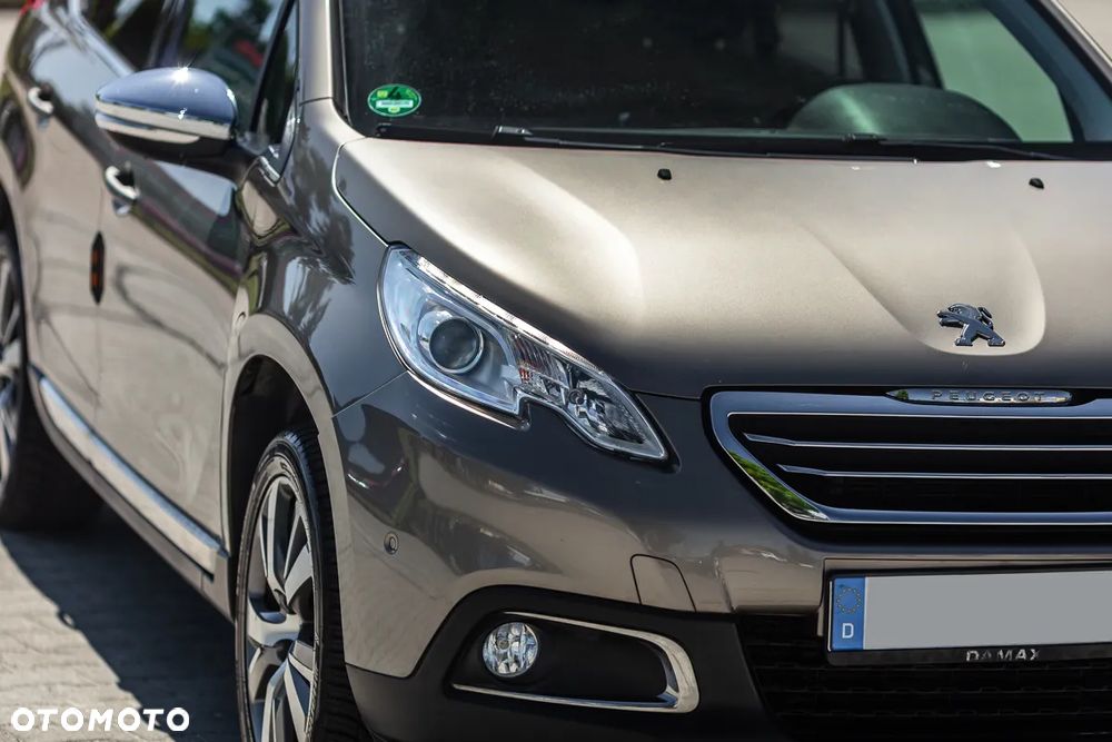Peugeot 2008 1.2 Pure Tech Style S&S - 10