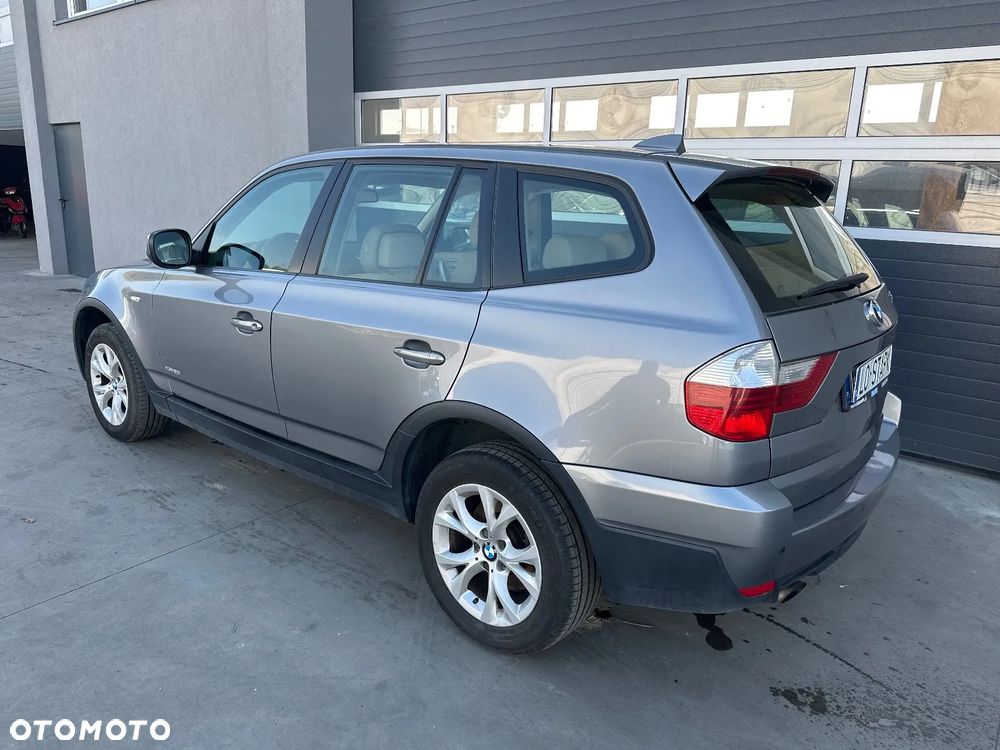 BMW X3 2.0i - 8