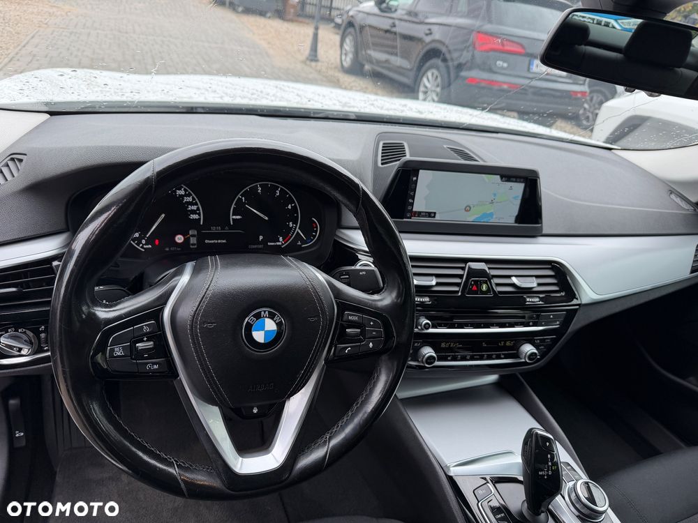 BMW Seria 5 520d Luxury Line - 9