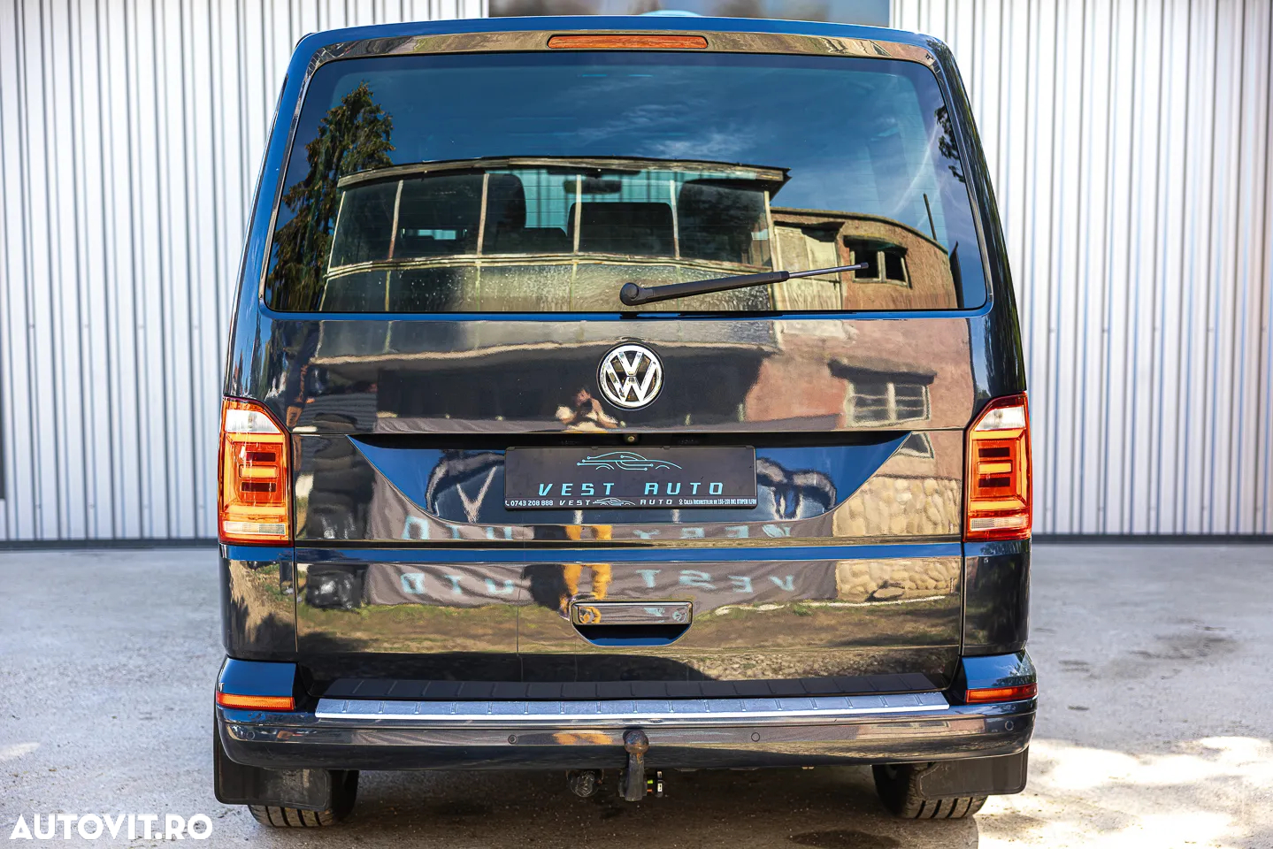 Volkswagen Multivan - 17