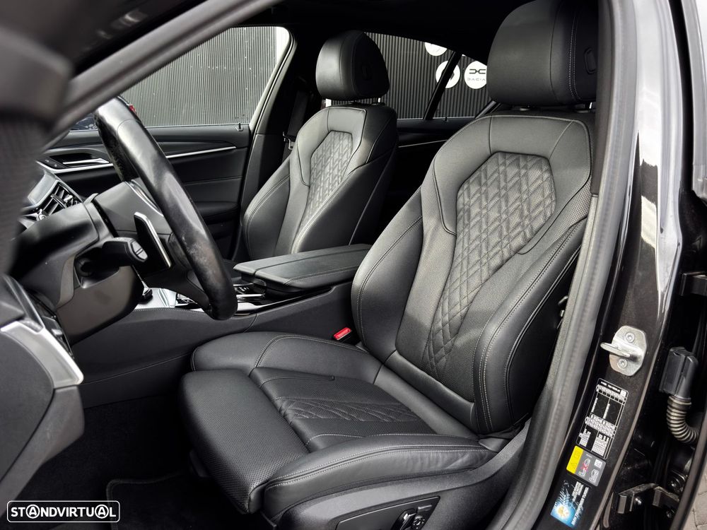 BMW 530 e Pack M - 16