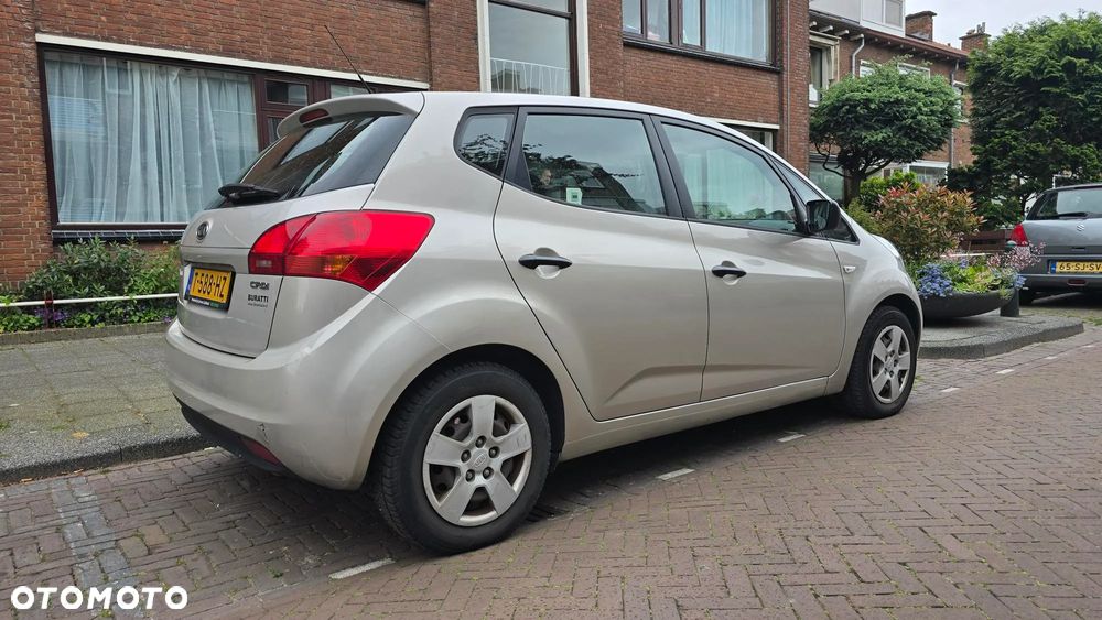Kia Venga - 12