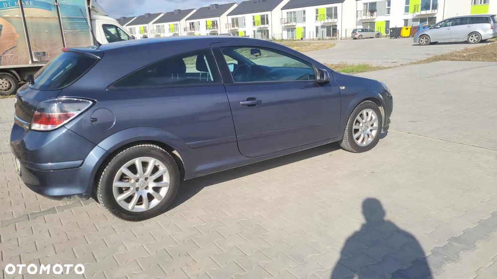 Opel Astra III GTC 1.4 Enjoy - 2