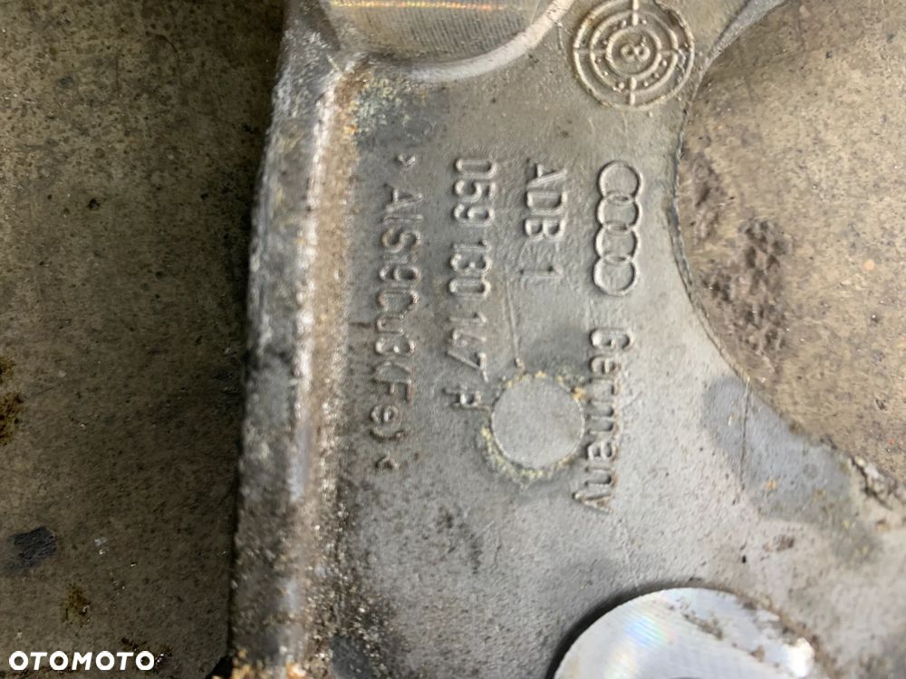 łapa podstawa mocowanie pompy wtryskowej 059130147P A6 C6 FL Lift 2.7 TDI - 3