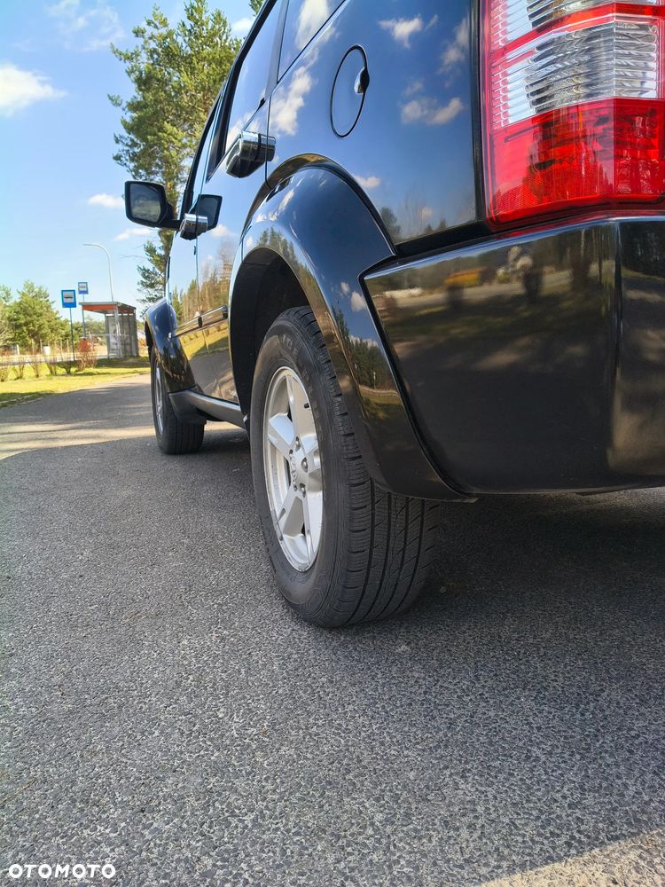 Dodge Nitro 2.8 CRD SXT - 24