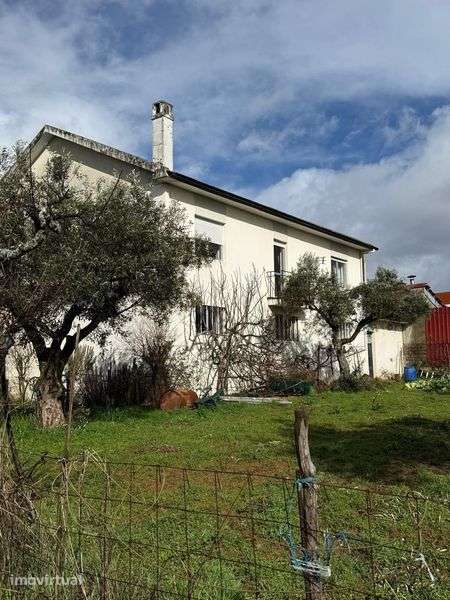 Moradia T4 c/Garagem e terreno com Armazém - Grande imagem: 5/5