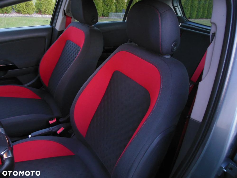 Opel Corsa 1.6 Turbo GSi - 12