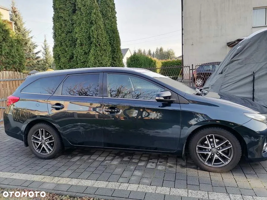 Toyota Auris 1.4 D-4D Premium + EU5 - 14