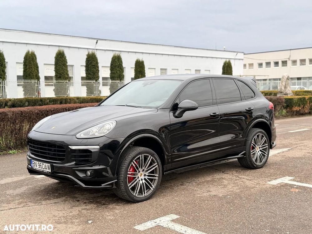 Porsche Cayenne 3.0 L - 1