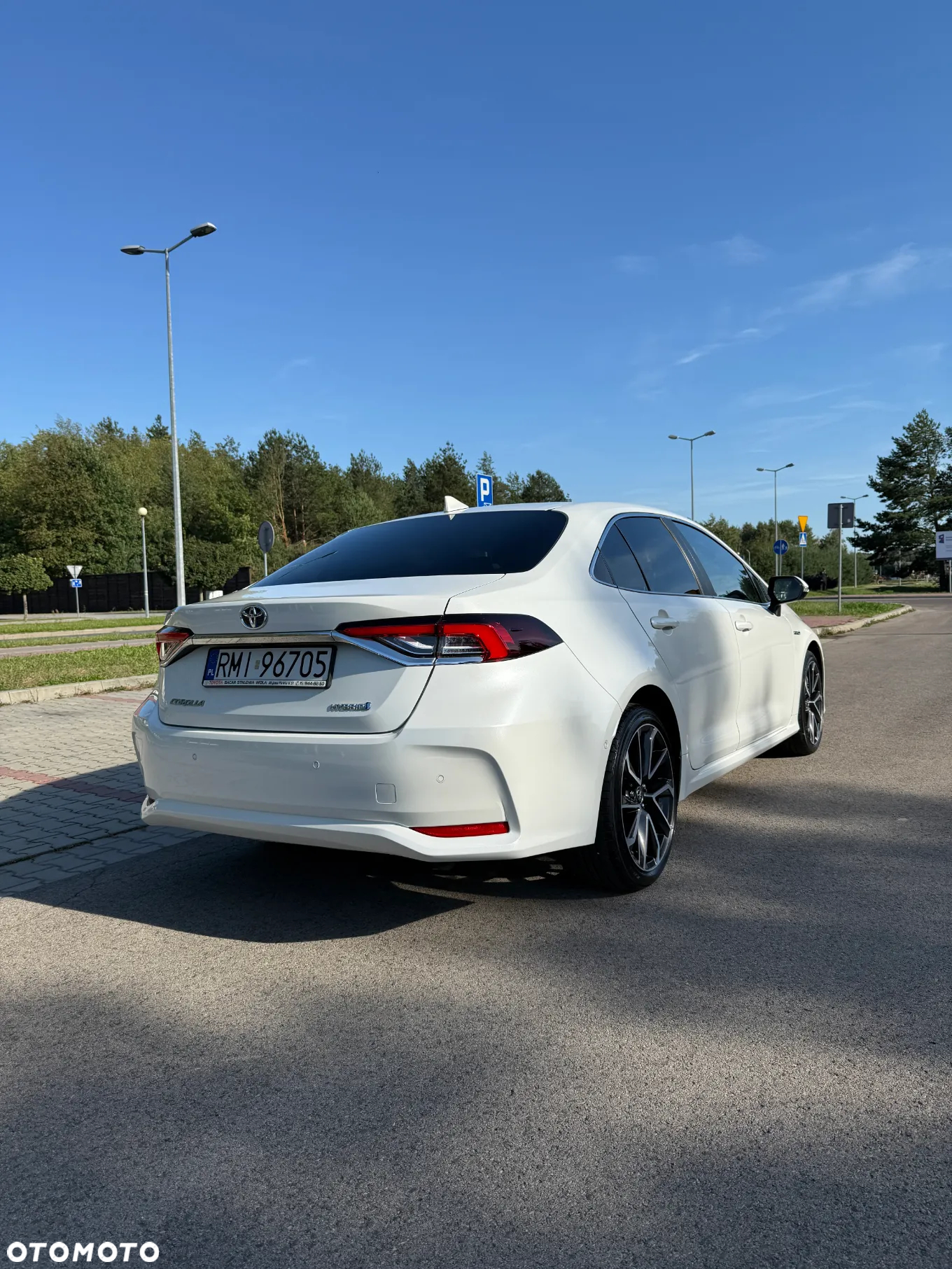 Toyota Corolla 1.8 Hybrid Executive - 11