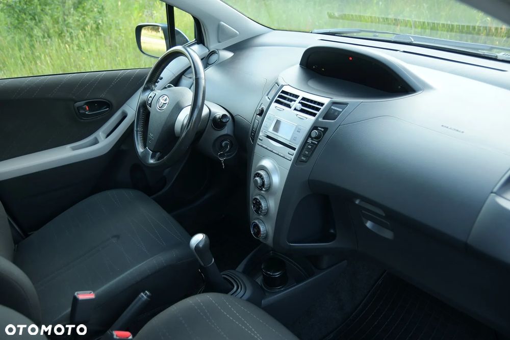Toyota Yaris 1.0 VVT-i - 24