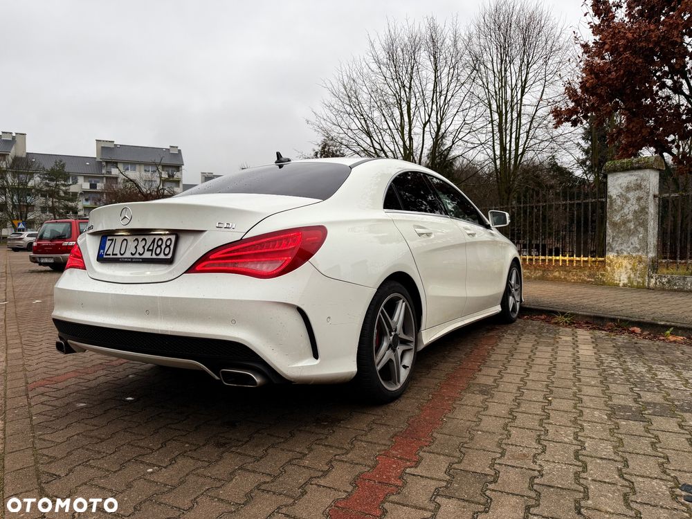 Mercedes-Benz CLA 220 CDI 7G-DCT AMG Line - 4