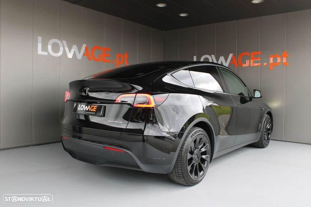 Tesla Model Y Long Range Dual Motor AWD - 40