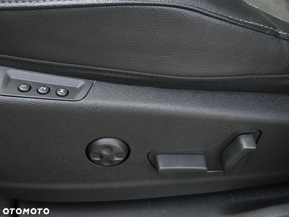 DS Automobiles DS 7 Crossback 2.0 BlueHDi Performance Line + - 13