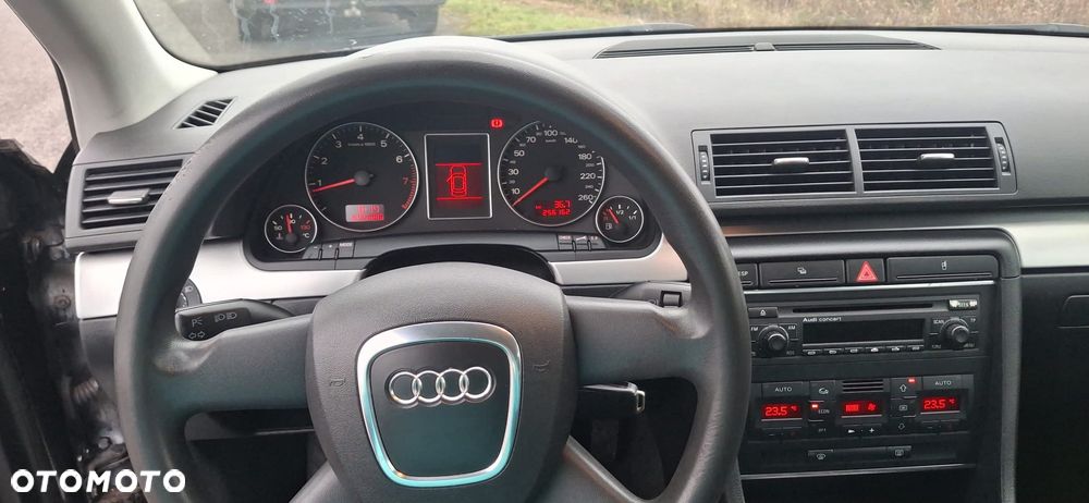 Audi A4 Limousine - 9