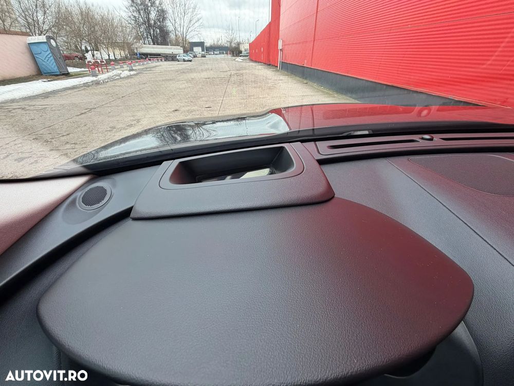 Jaguar F-Pace 25d AWD Aut. Portfolio - 19