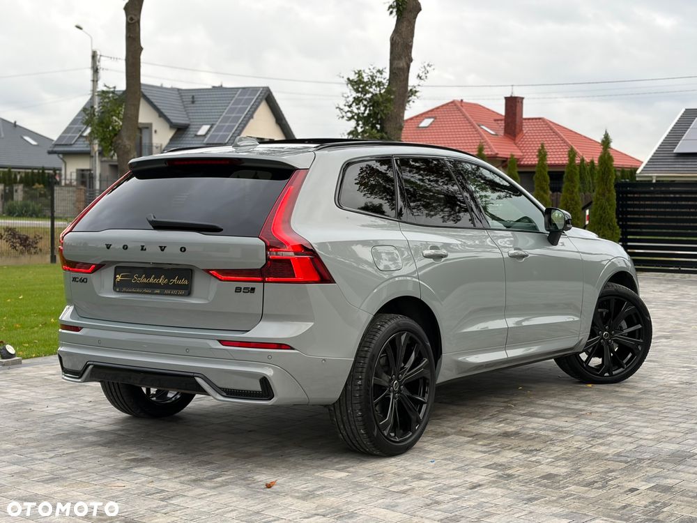 Volvo XC 60 B5 B AWD Ultra Black Edition - 11